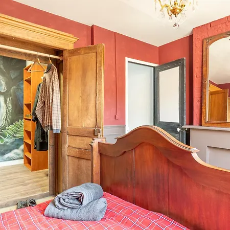La Maison Des Sorciers - Insolite A