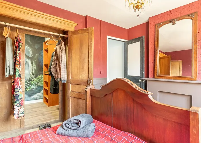 La Maison Des Sorciers - Insolite A